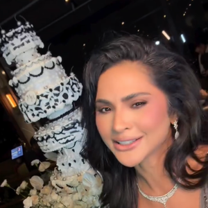 Bolo de Mileide Mihaile foi maximalista e teve mais de 1 metro de altura