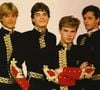 Robson Barros (o segundo da direita para a esquerda) faleceu neste sábado, 20: time formado de paquitos da Xuxa
