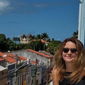 Cláudia Abreu revelou que não tem muitas restrições em sua dieta, apenas não consome carne vermelha desde os 18 anos