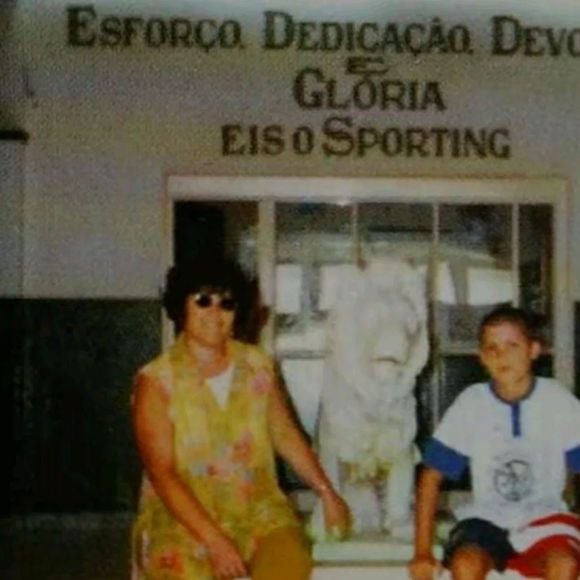 Cristiano Ronaldo em uma foto antiga recuperada por seus fãs e postada nas redes sociais