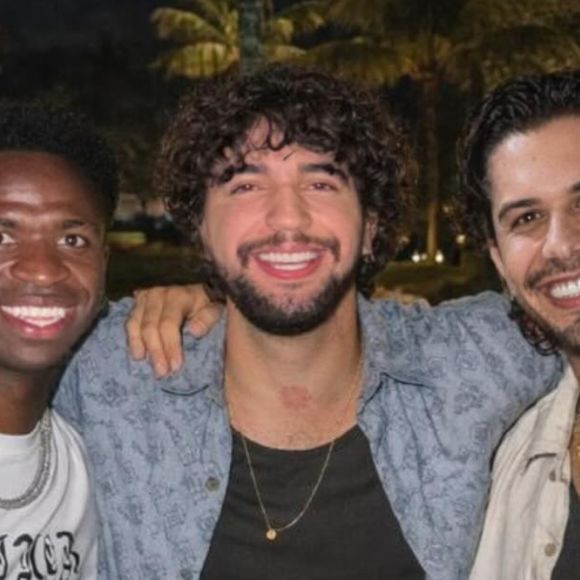 Zé Felipe e Vini Jr. surgiram 'juntos' em foto com Nattan; filho de Leonardo comentou com emoticon de risada e isso teria irritado Ana Castela