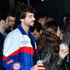 Já dentro do evento, Luana e Lucca curtiram shows juntinhos e em clima de bastante intimidade