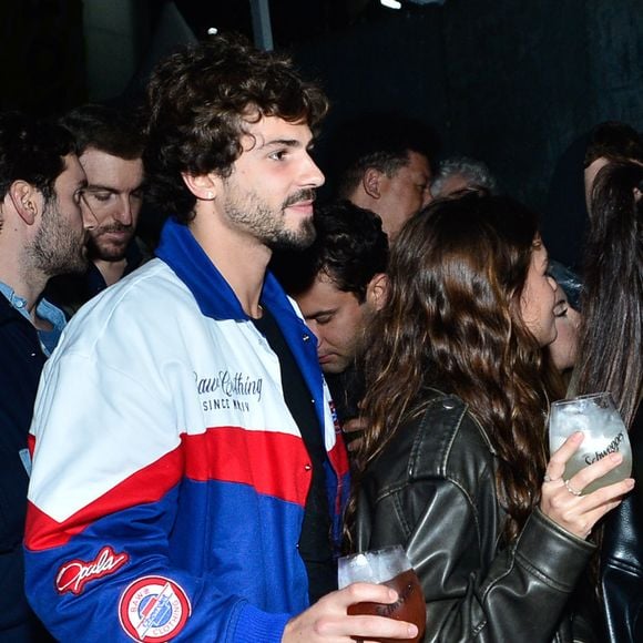 Já dentro do evento, Luana e Lucca curtiram shows juntinhos e em clima de bastante intimidade