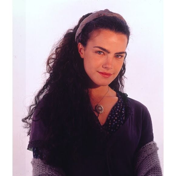 O figurino simples refletia o trabalho pesado das imigrantes, que lavavam roupa no rio e costuravam as próprias peças, o lenço usado por Giuliana virou hit na época, segundo o site Memória Globo