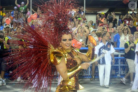 Na ocasião, a fantasia de Viviane Araújo foi a 'Chama Acesa', representando o enredo do Salgueiro sobre o fogo