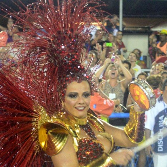 Na ocasião, a fantasia de Viviane Araújo foi a 'Chama Acesa', representando o enredo do Salgueiro sobre o fogo