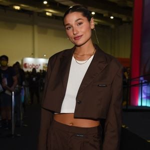 O casal oficializou a união em maio de 2021, em uma cerimônia intimista na casa de Xuxa, em Angra dos Reis, reunindo apenas familiares e amigos próximos