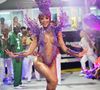 Brunna Gonçalves usou um body roxo com transparência estratégica que valorizou seu corpo