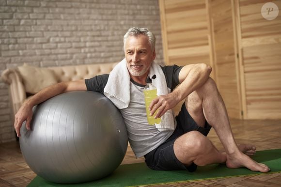 Julie Erickson, instrutora de pilates e ioga, afirma que é um exercício "que desenvolve o controle isométrico e a resistência abdominal, a coordenação e o controle de movimento usando todo o corpo".