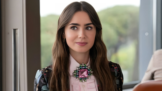 Difícil de defender? Por que Emily Cooper é a protagonista mais 'irritante' da Netflix, mas se tornou essencial para a Netflix e um ícone de moda e beleza