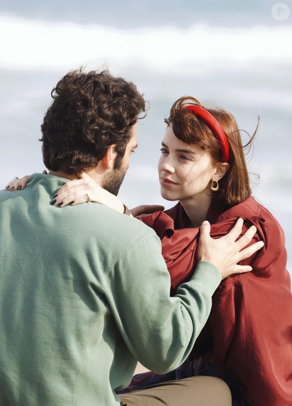 Afonso é diagnosticado com leucemia e descobre que será pai