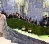 Beyoncé no Met Gala 2026: cantora de 44 anos retorna após 10 anos com look ‘esqueleto’ cravejado e capa gigante