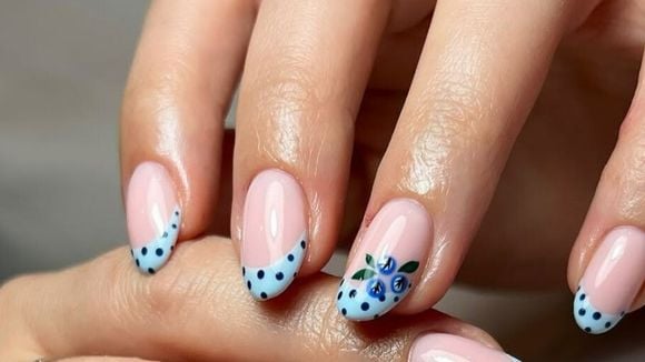 Oito unhas decoradas para exibir mãos divertidas e originais e dar uma pitada de cor no Outono-Inverno 2026
