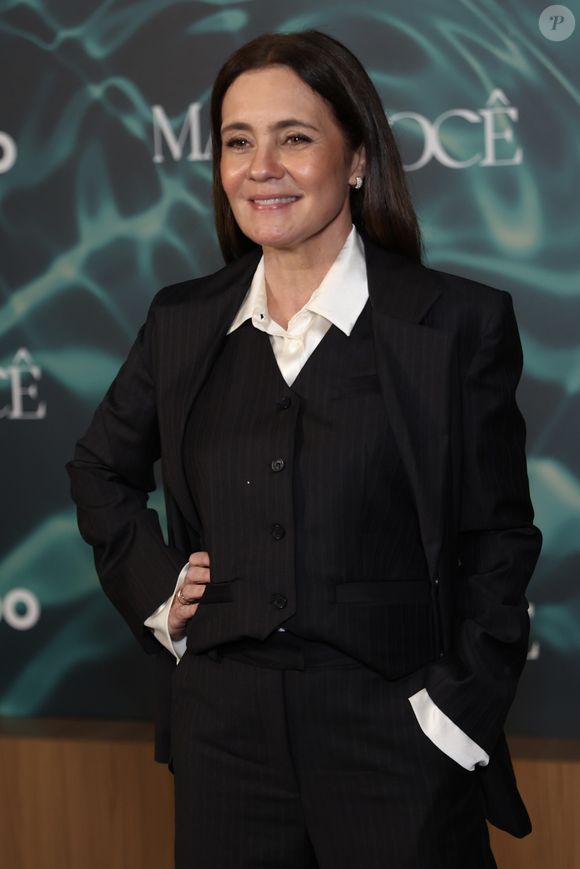 Adriana Esteves construiu mansão em um terreno de 4 mil m² em Mangaratiba