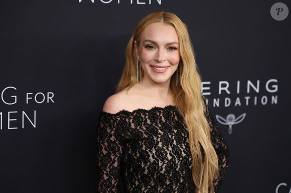 Lindsay Lohan costuma comer alimentos leves, como um balde de salada, que a dá disposição no dia a dia