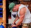 30 anos se passaram desde que Tom Place perdeu seu relógio no Lago Trout e, ano após ano, ele retorna para mergulhar e tentar encontrar o objeto