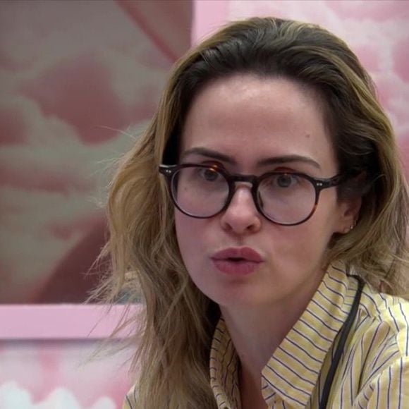 Favorita ao prêmio, Ana Paula Renault se destaca no BBB 26 por embates, posicionamento e leitura estratégica