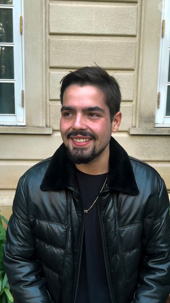 João Silva alega apenas ‘motivos pessoais’ para o adiamento da festa. É isso que informa o comunicado emitido aos convidados