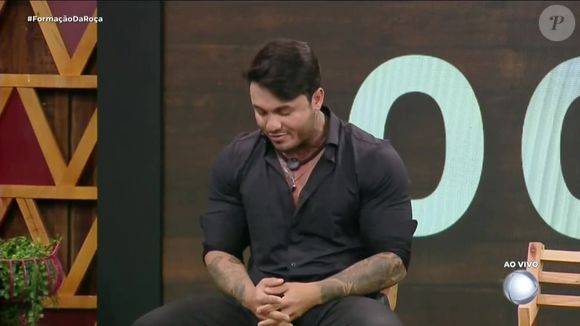 Wallas está na Roça em A Fazenda 17