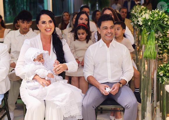Zezé Di Camargo e Graciele Lacerda batizaram a filha, Clara, nascida no Natal de 2024, em 18 de agosto de 2025