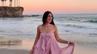 Adeus, Samba! Estes tênis Adidas são perfeitos para férias no litoral: na cor rosa-pôr-do-sol, combinam com vários vestidos e calças
