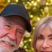 Quem é a viúva de Chuck Norris? Astro de Hollywood desistiu de carreira consolidada por diagnóstico da esposa: 'Minha vida agora é dedicada a mantê-la viva'