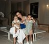 Ao lado das filhas Mavie e Mel, Bruna Biancardi mostrou detalhes do look em sua rede social