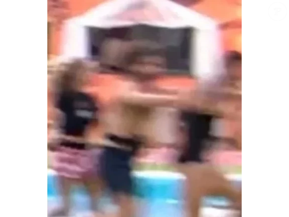 ‘BBB 26’: Paulo Augusto empurrou o veterano Jonas Sulzbach para conseguir atender o Big Fone pela manhã