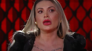 Andressa Urach sofre grave punição internacional e aponta preconceito por ser atriz pornô: 'Acredito que tenha relação com o conteúdo adulto'