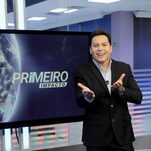 Marcão do Povo perdeu espaço no SBT e voltou a apresentar o 'Primeiro Impacto' com a chegada de Datena