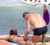 José Loreto passou protetor solar no bumbum da namorada, Fernanda Marques