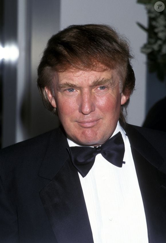 1997: Donald Trump inaugura Trump International Hotel & Tower