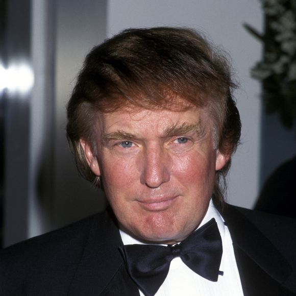 1997: Donald Trump inaugura Trump International Hotel & Tower
