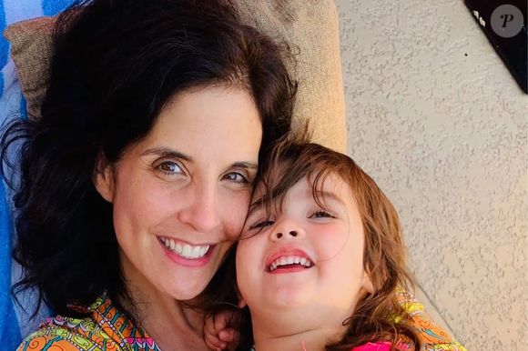 Blakely McCrory, de apenas 8 anos, vivia sua primeira experiência no tradicional acampamento cristão Camp Mystic, no Texas, seguindo os passos da mãe, Lindsey McLeod McCrory, e de outras mulheres da família