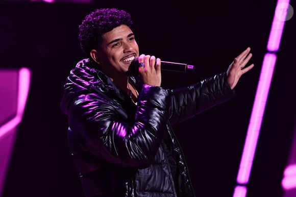 'The Voice Brasil' no SBT teve classificação de Enry Sanches, cujo avô tocou na Portela no carnaval do Rio