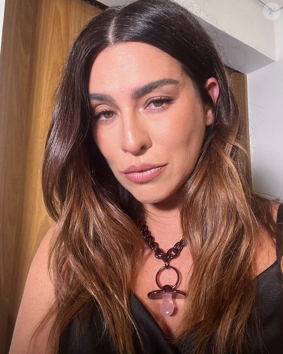 Fernanda Paes Leme voltou a exibir os cabelos mais próximo da cor natural na sua gravidez