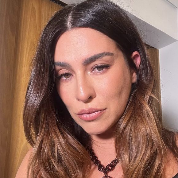 Fernanda Paes Leme voltou a exibir os cabelos mais próximo da cor natural na sua gravidez