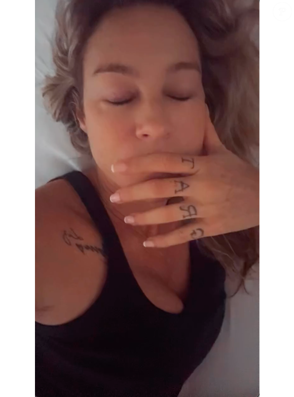 "Amanhã é domingo e é dia do quê? Daquele programa de merda… doida pra alguém chegar ao vivo nesse programa e falar alguma coisa que presta", iniciou Luana Piovani