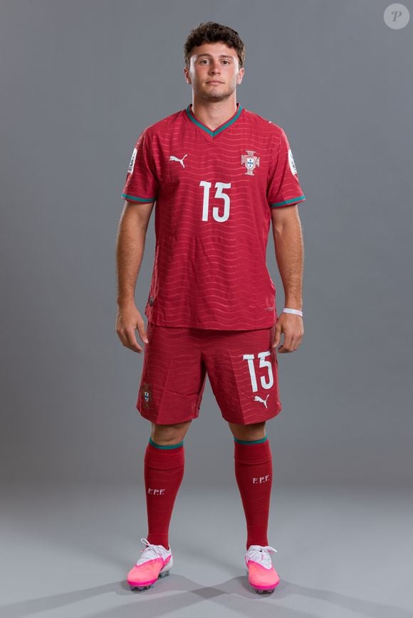 João Neves abriu o placar para Portugal na estreia da Copa do Mundo de 2026 após assistência de Pedro Neto