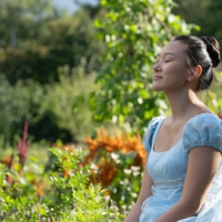 8 perfumes florais que traduzem a essência de Sophie em Bridgerton, na 4ª temporada da Netflix