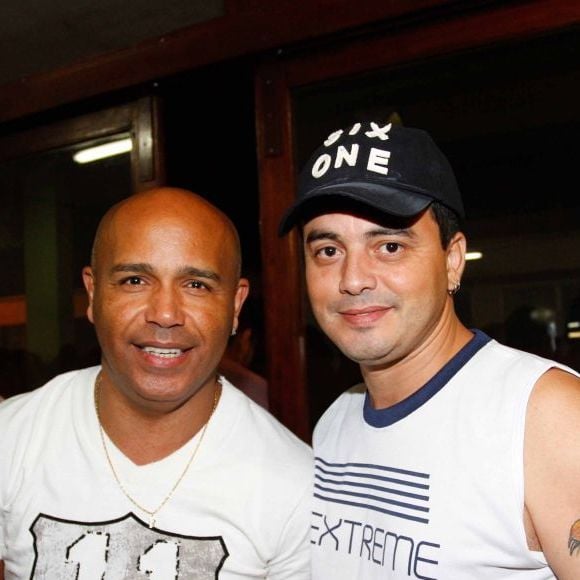 Cantor Rick contraiu dívida e teve bens de sua mansão milionária leiloados