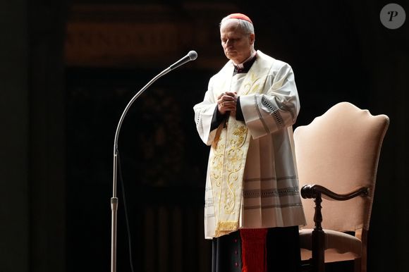 Durante a oração do terço pela saúde de Francisco, o Papa Leão XIV mostrou seu afeto pelo antecessor junto de outros Cardeais
