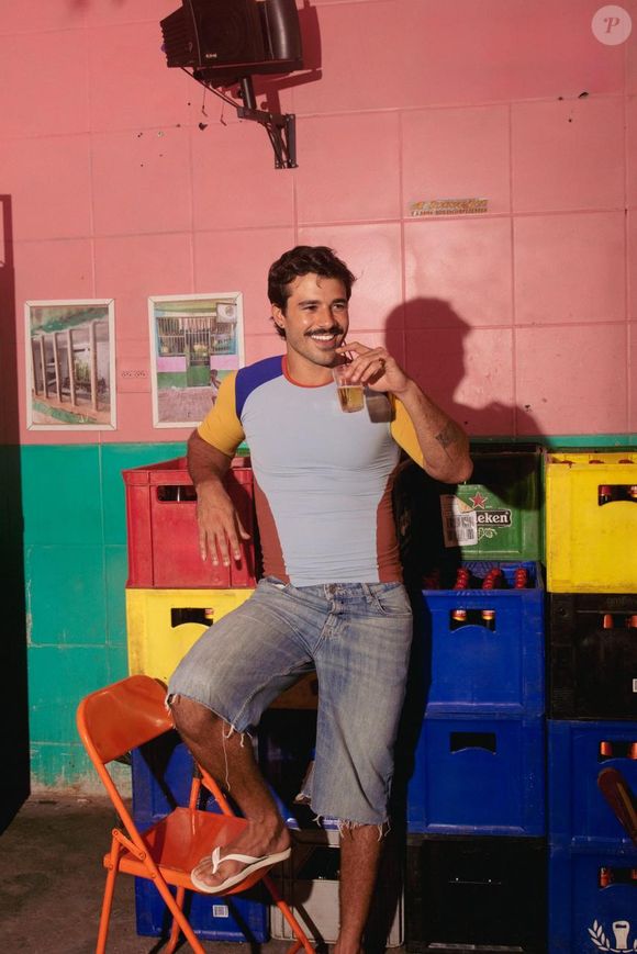 Mateus Pires deu uma entrevista ao Purepeople contando todos os detalhes de sua nova fase profissional