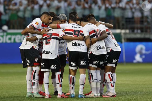 São Paulo enfrenta a Ponte Preta pelo Campeonato Paulista em 19 de fevereiro de 2025; jogo foi antecipado das 21h30 para 19h30 atendendo pedido da Record