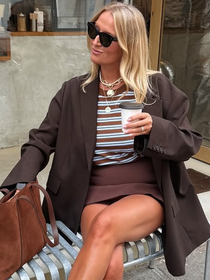 Parecem sapatos de escritório, mas são tênis: os novos tênis New Balance cor caramelo que as mulheres mais estilosas adoram