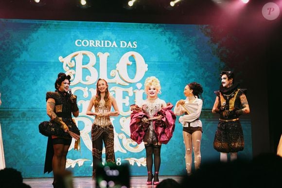 O reality show 'Corrida das Blogueiras' pode ser assistido gratuitamente no YouTube, pelo canal Diva Depressão e pela transmissão da DiaTV