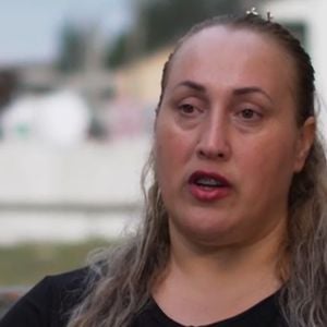 Suposta filha de Amado Batista quer refazer DNA com o cantor após afirmar que artista ficou sozinho com equipe que fez coleta de material