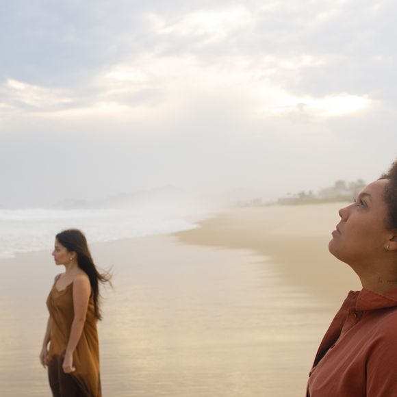 O filósofo chinês Confúcio inspira uma reflexão que atravessa séculos. Em reportagem do Cuerpomente, a famosa frase sobre as 'duas vidas' é relacionada ao despertar da consciência e à revisão de prioridades