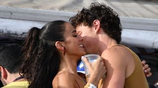'Eu amo tudo sobre você': declaração de amor de Shawn Mendes para Bruna Marquezine é descoberta na web e prova que o casal é o maior do Carnaval 2026