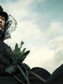 Do mesmo criador de 'Peaky Blinders': descubra minissérie de época que faz enorme sucesso na Netflix anos após estreia